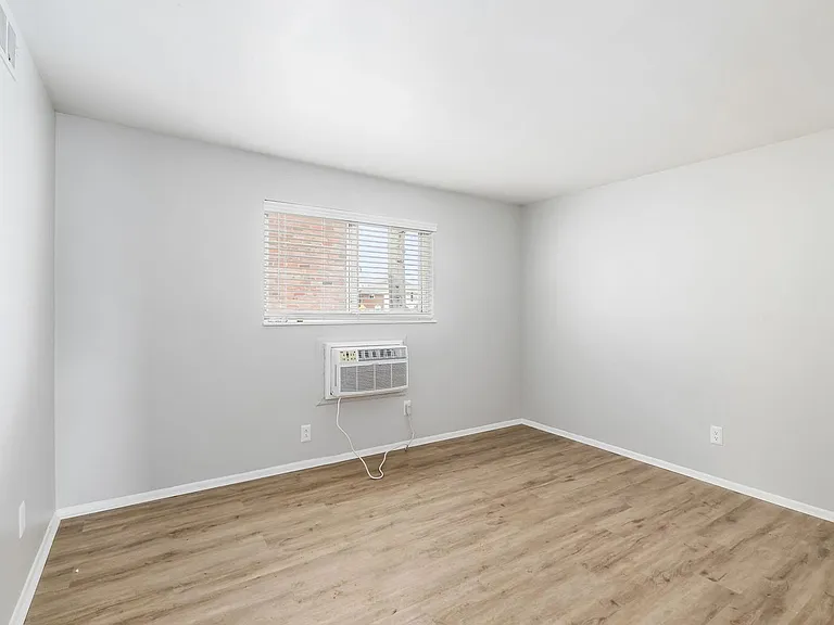 611 Riverview Dr #I — Photo 11