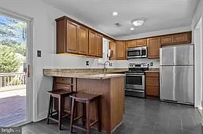 12 Pearl Dr — Photo 3