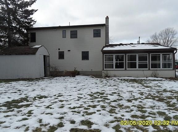 2nd image of 1627 Meadow Dr