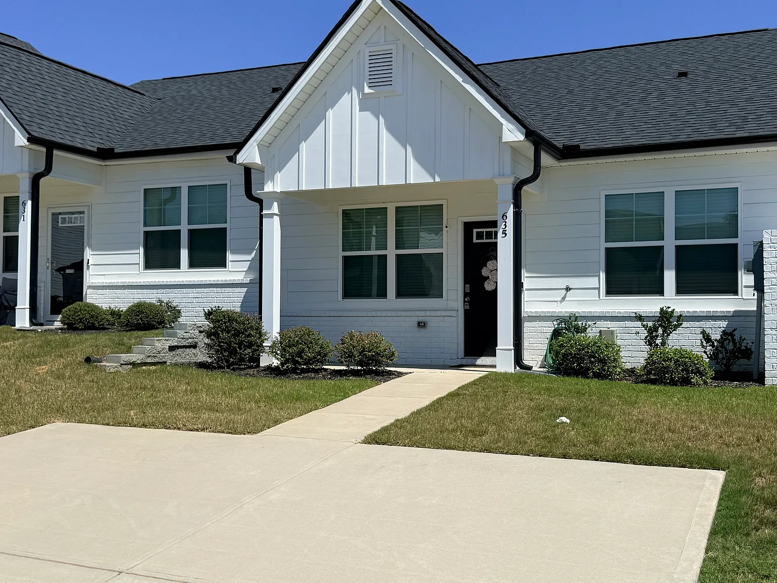 635 Quartz Ln — Photo 2