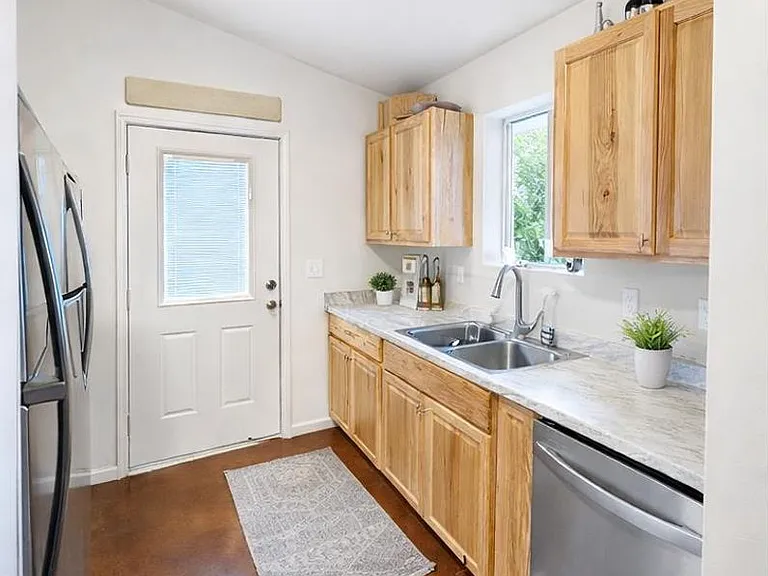 51313 Mitts Way — Photo 4