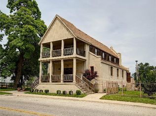 210 N 2nd St, Palmyra, WI
