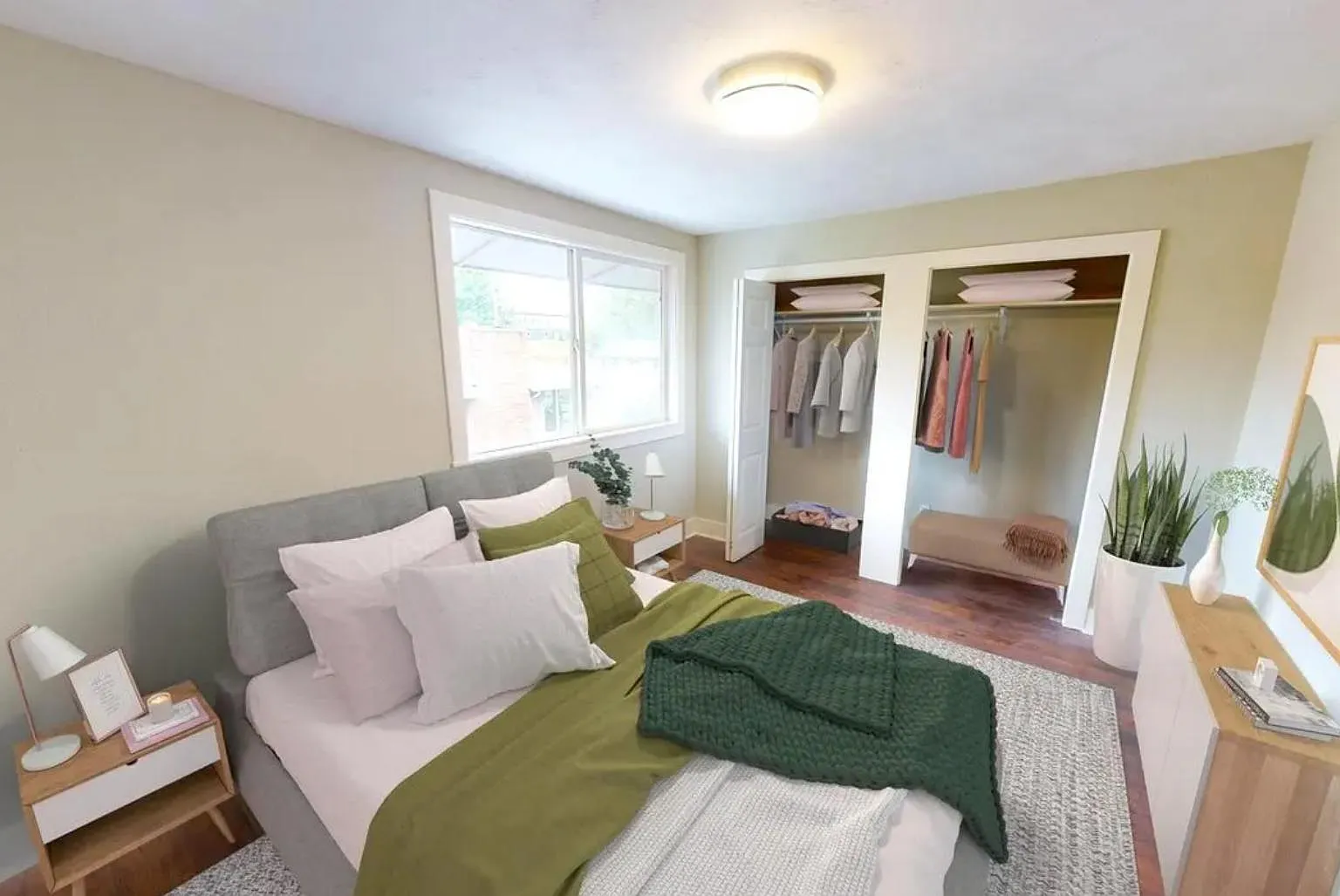 4 bed, 2.0 bath, 2500 sqft, $1,252 — Photo 1