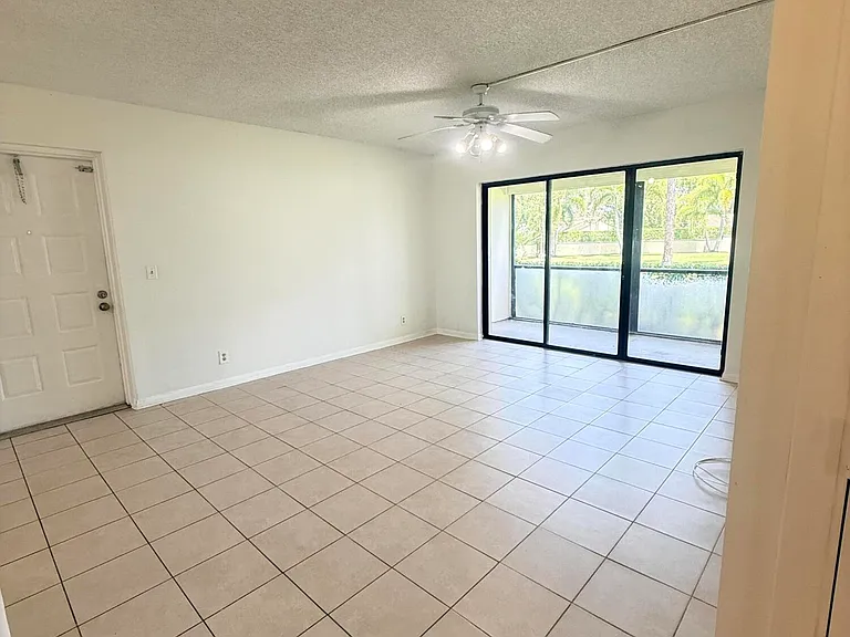 703 Sunny Pine Way #C1 — Photo 6