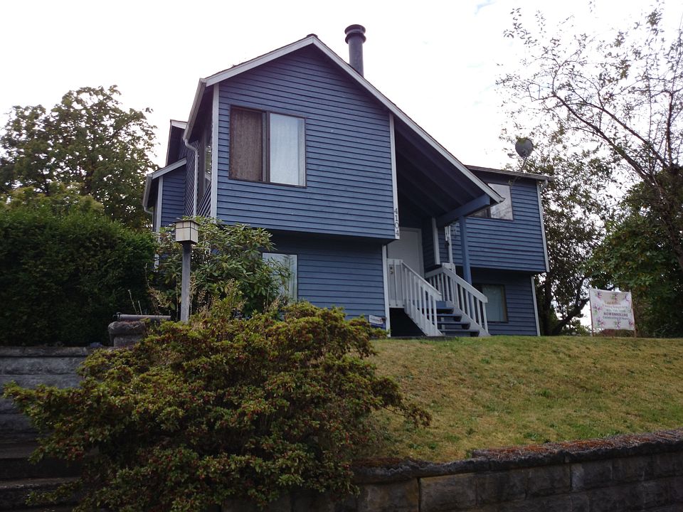 2nd image of 4104 Cascadia Ave S