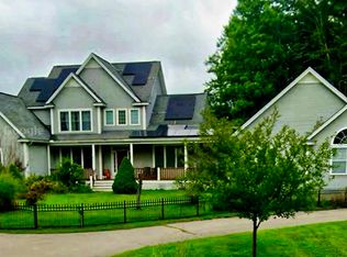 156 Fox Point Rd, Newington, NH 03801