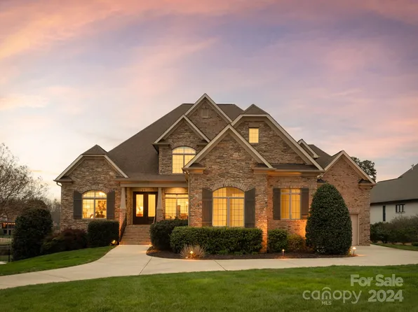 10026 Strike The Gold Ln, Waxhaw, NC 28173