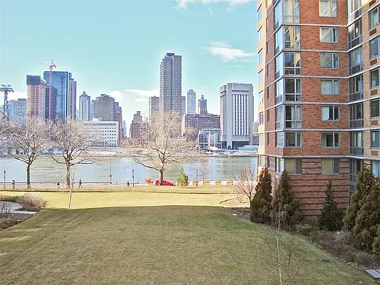 Rented by Sotheby's International Realty | media 29