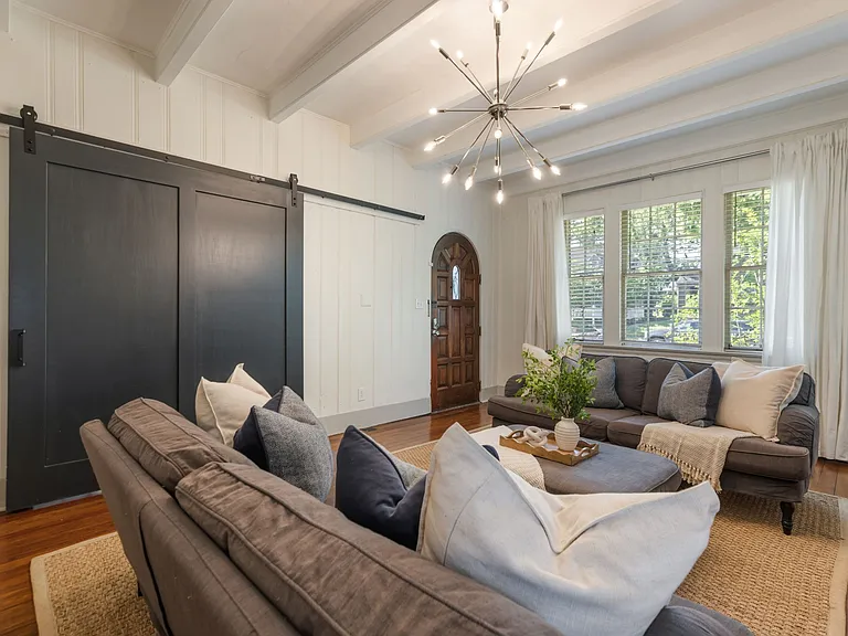 2018A Sweetbriar Ave #A — Photo 9