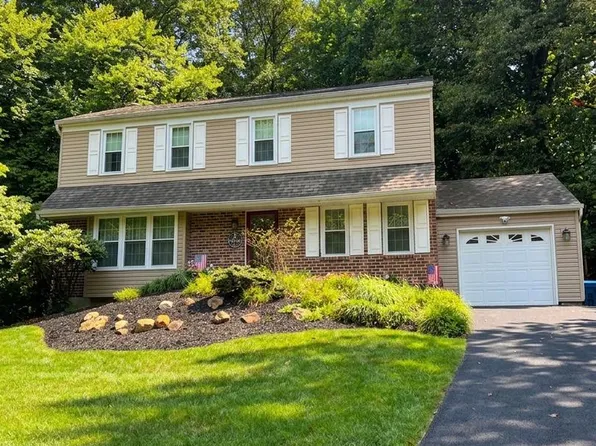 1141 School House Ln, West Chester, PA 19382