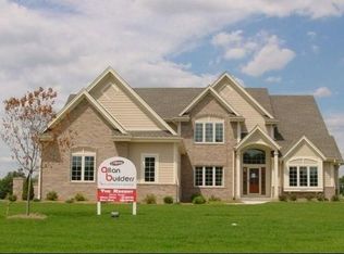 N37W23788 Broken Hill Cir S, Pewaukee, WI 53072