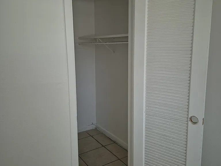 3661 SW 60th Ave — Photo 14