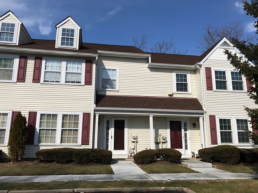 1st image of 24 Stratford Grn