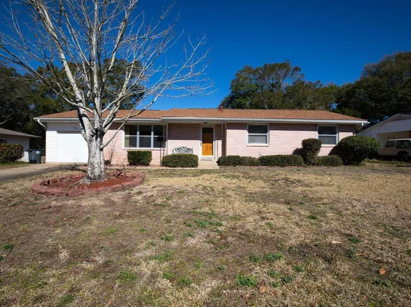 396 Andrew Dr, Valparaiso, FL 32580