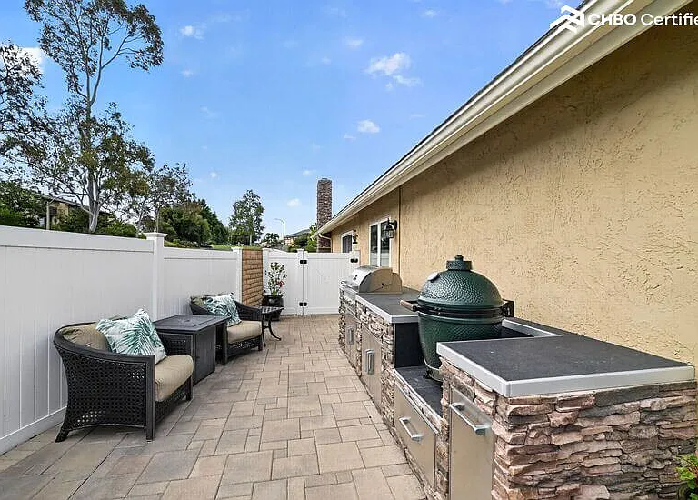 1350 La Mancha Pl — Photo 6