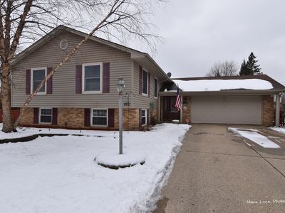 800 Flowers Ave, Streamwood, IL, 60107