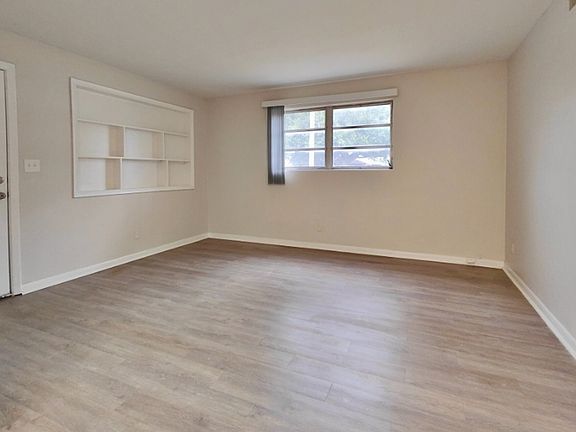 5th image of 5548 Playa Way APT 3