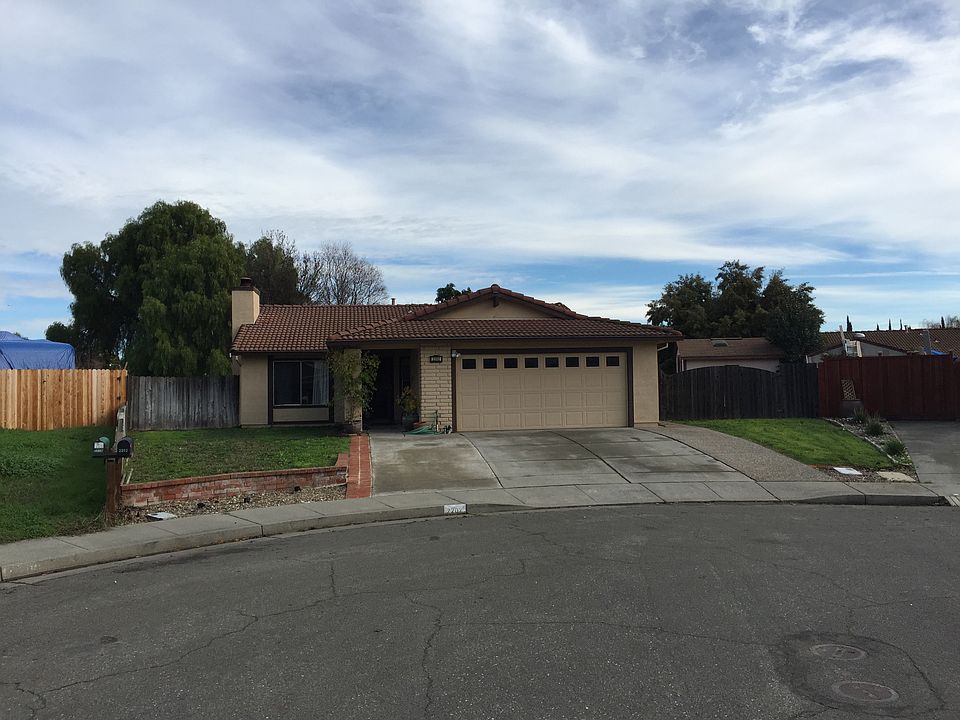 2nd image of 2202 Cabernet Ct