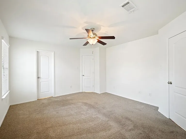 1013 Lucy Ln — Photo 25