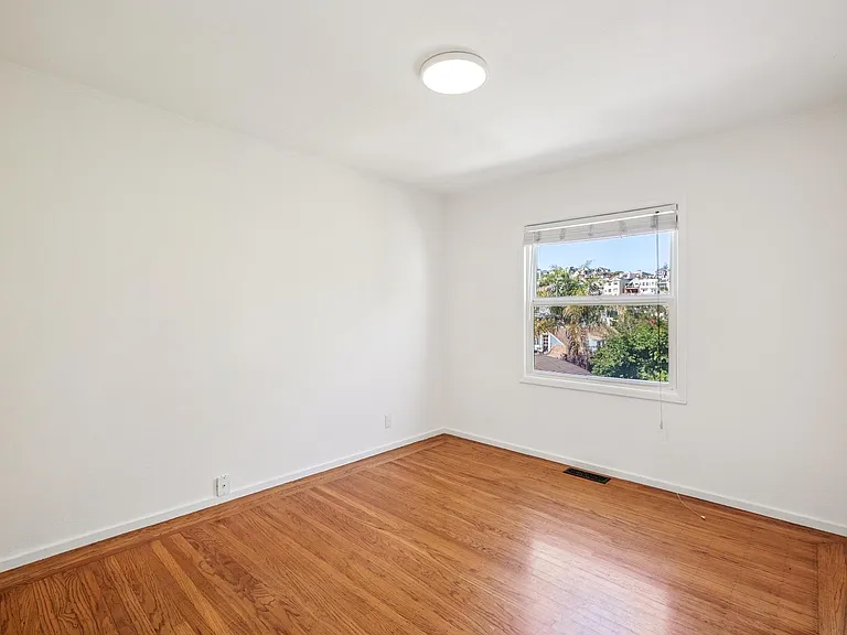 536 Mississippi St — Photo 9