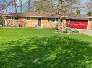 4960 W Park Dr, North Olmsted, OH 44070