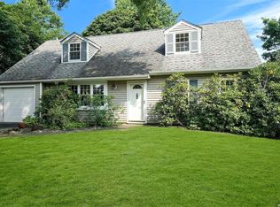 45 Plane Tree Ln, Saint James, NY 11780