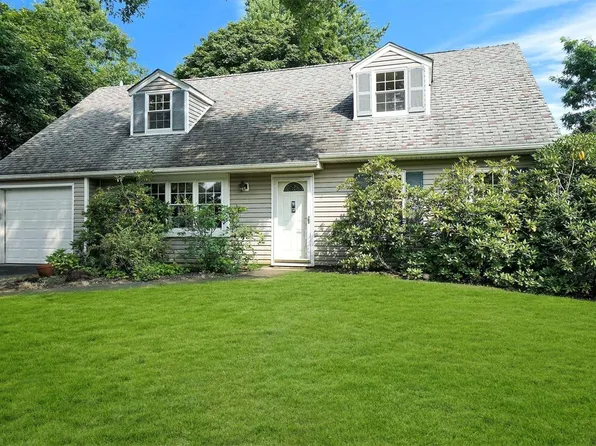45 Plane Tree Lane, Saint James, NY 11780
