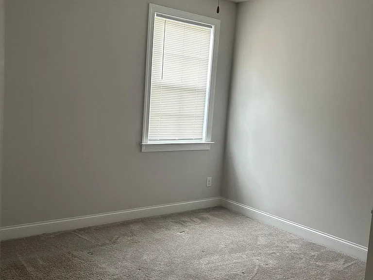 123 Vivian Ln — Photo 37