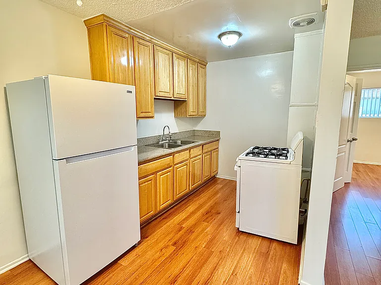 13014 Sherman Way — Photo 24