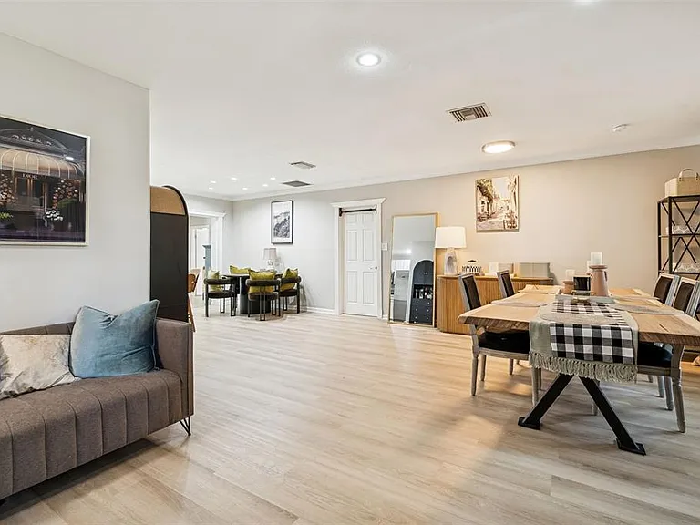 2302 S Arrawana Ave — Photo 5