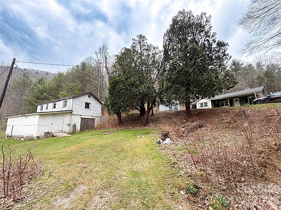 2nd image of 658 Upper Hanging Rock Rd