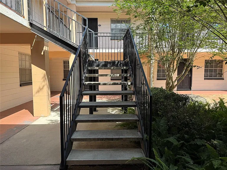 120 S Church Ave #211 — Photo 47