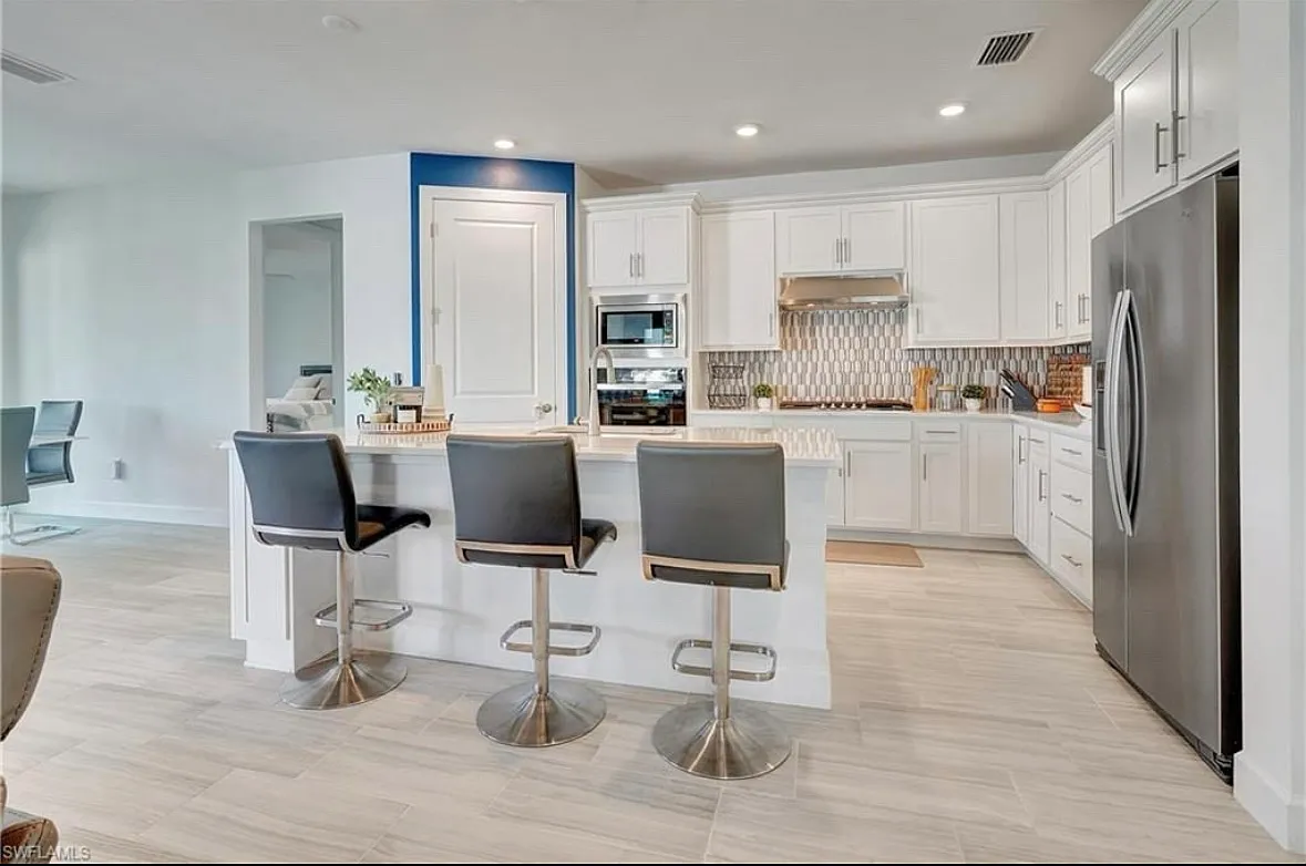 3 bed, 2099 sqft, $5,000 — Photo 4