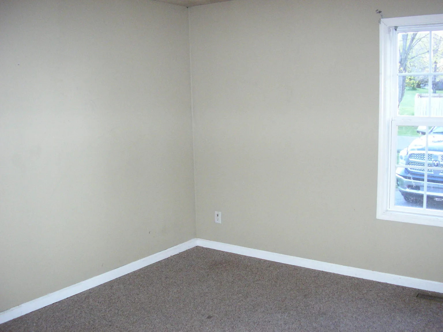 406 Clark Street — Photo 4