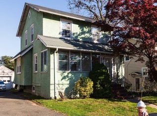 11 Banta Pl, Bergenfield, NJ 07621