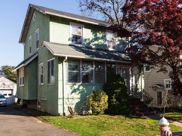 11 Banta Pl, Bergenfield, NJ 07621