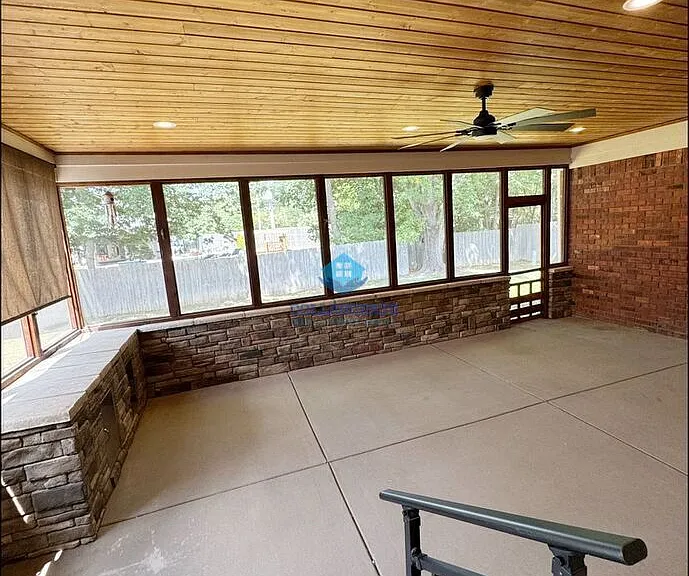 8070 Farmingdale Rd — Photo 33