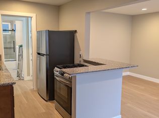 1387 Newport Ave, Long Beach, CA 90804