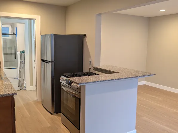 1387 Newport Ave, Long Beach, CA 90804