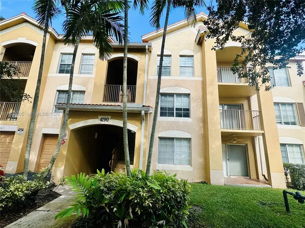 4190 San Marino Blvd APT 303, West Palm Beach, FL 33409