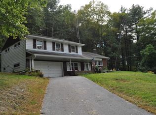 2 Tree Top Ln, Poughkeepsie, NY 12603