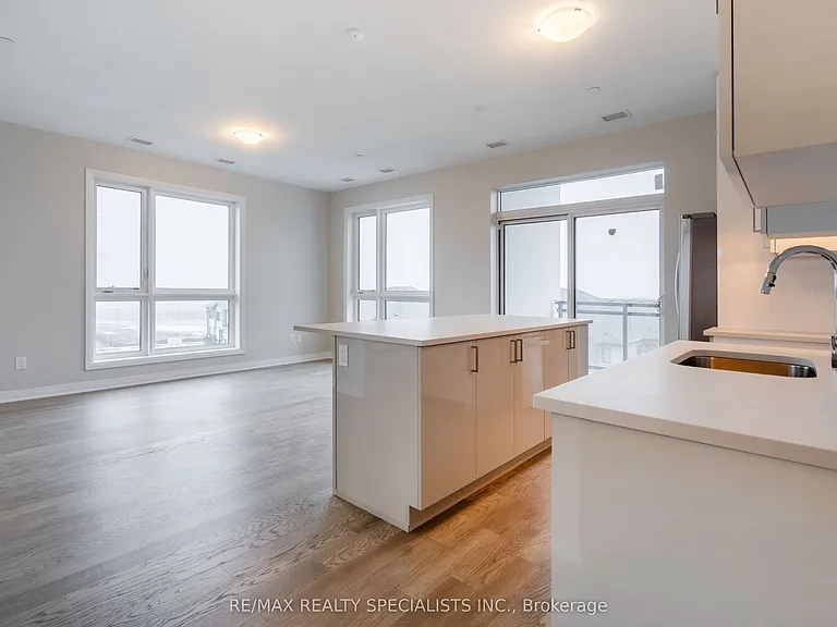 470 Gordon Krantz Ave #415 — Photo 6