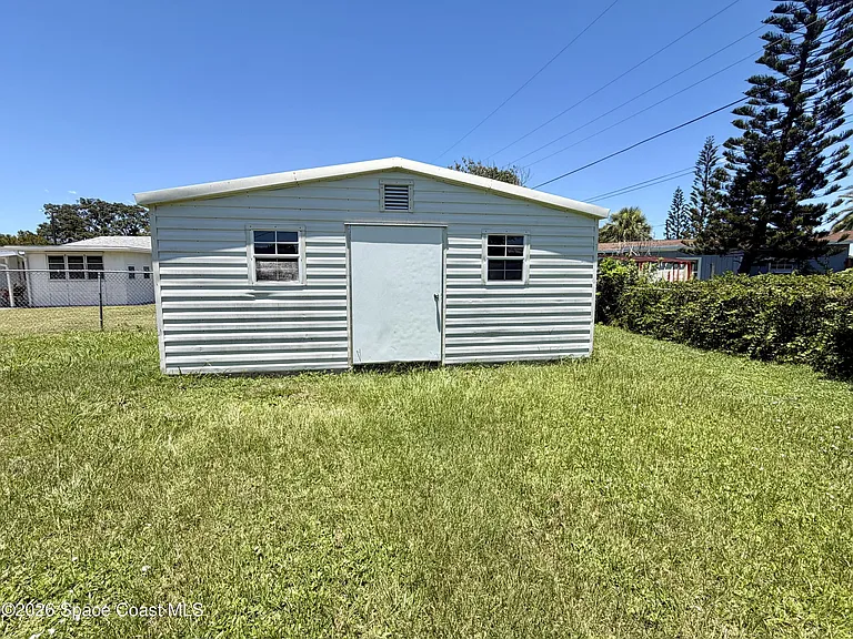 1957 Glenwood Dr — Photo 16