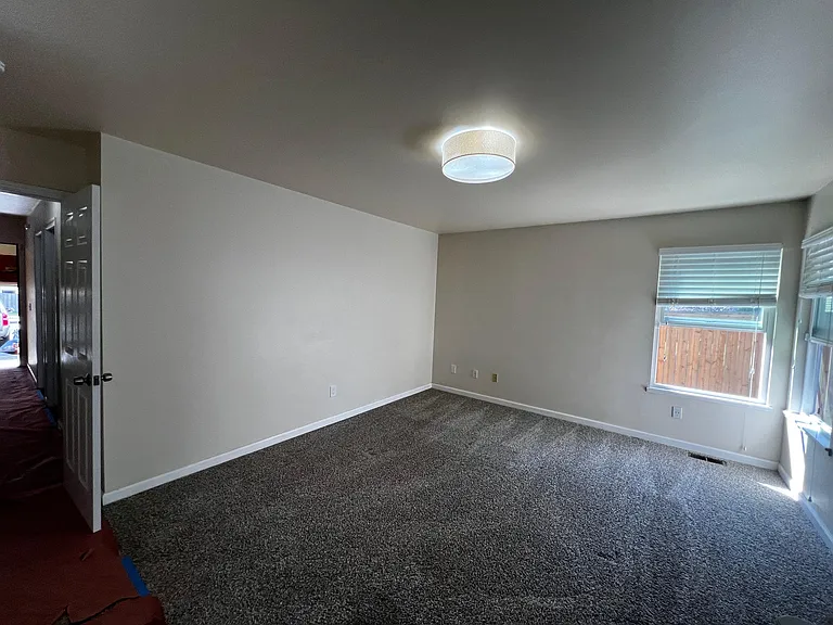 12810 NE 101st Pl — Photo 17
