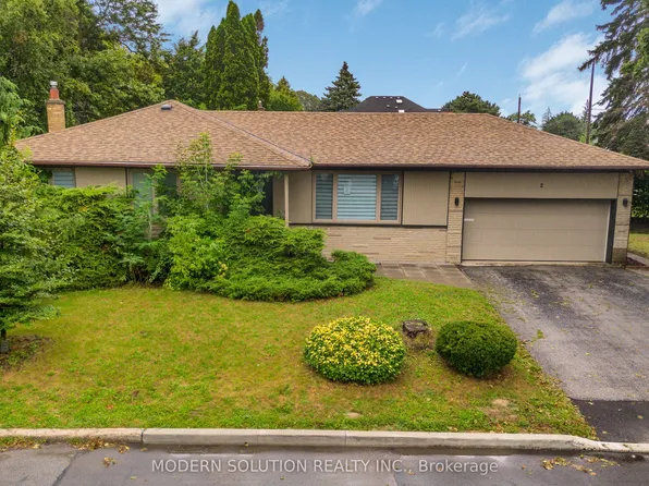 2 Caswell Dr, Toronto, ON M2M 3L9