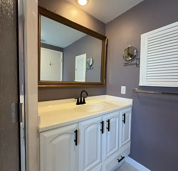 2055 Hyatt Dr — Photo 20