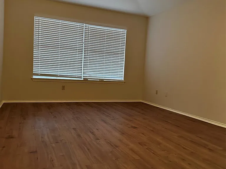 8007 Bounty Trl — Photo 18