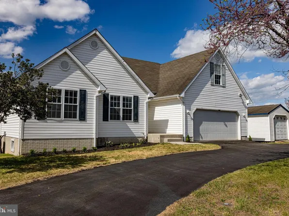 17 Pintail Ln, Kearneysville, WV 25430