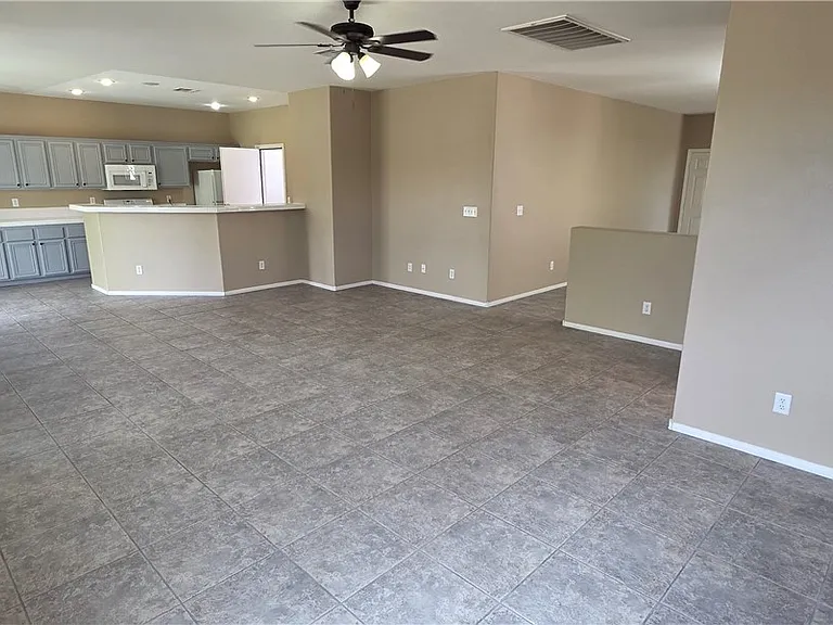 3358 Hillside Garden Dr — Photo 7