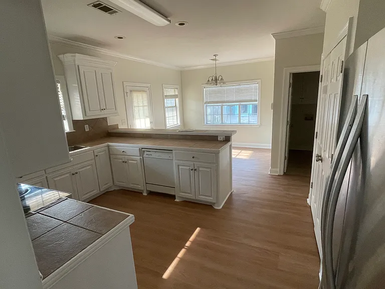 414 Old Town Cir — Photo 3